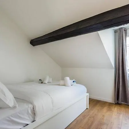 Grands Boulevards 5d Apartment